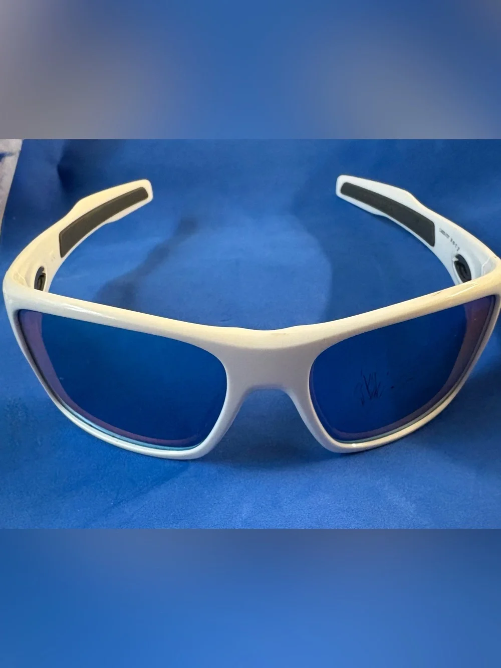 Oakley Turbine White Sport Wrap Sunglasses with Blue Lenses PLS READ DESCRIPTION